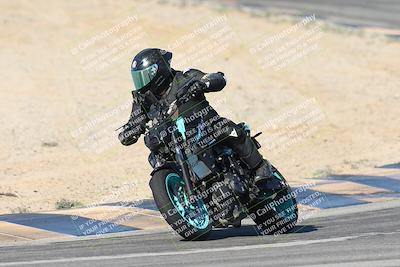 media/Dec-01-2025-Moto Forza (Mon) [[2daa91e15f]]/2-Intermediate Group/Session 2 (Turns 9 and 10)/